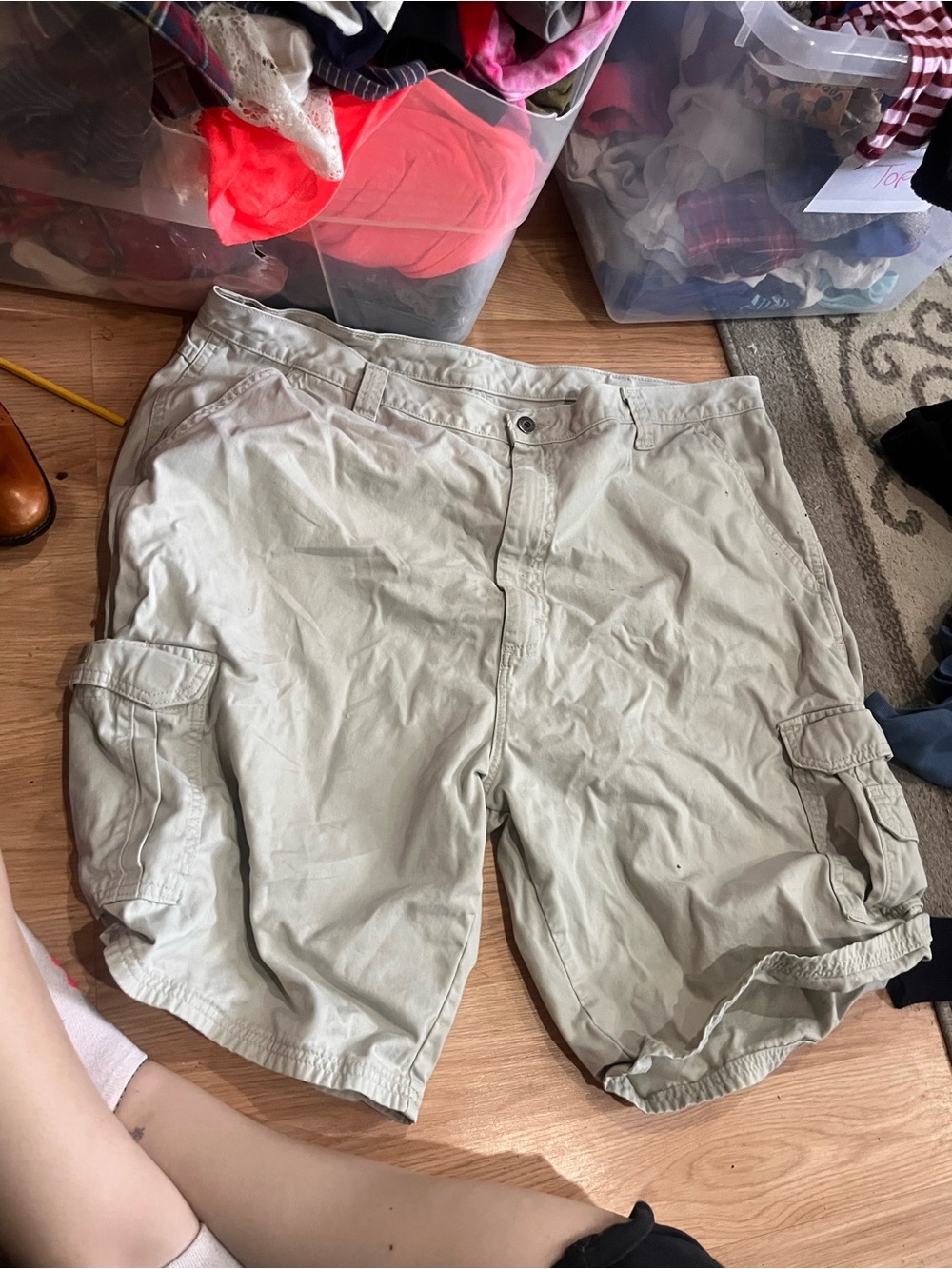 GAP Men's Light Khaki Cargo Shorts